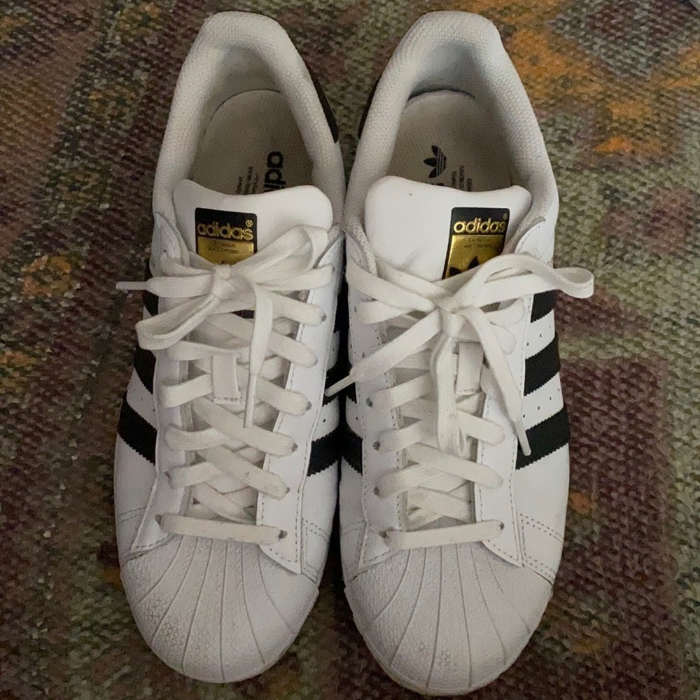 Adidas superstars